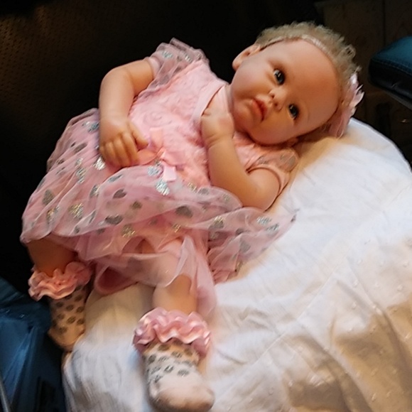18" ASHTON DRAKE BABY DOLL - Picture 2 of 4